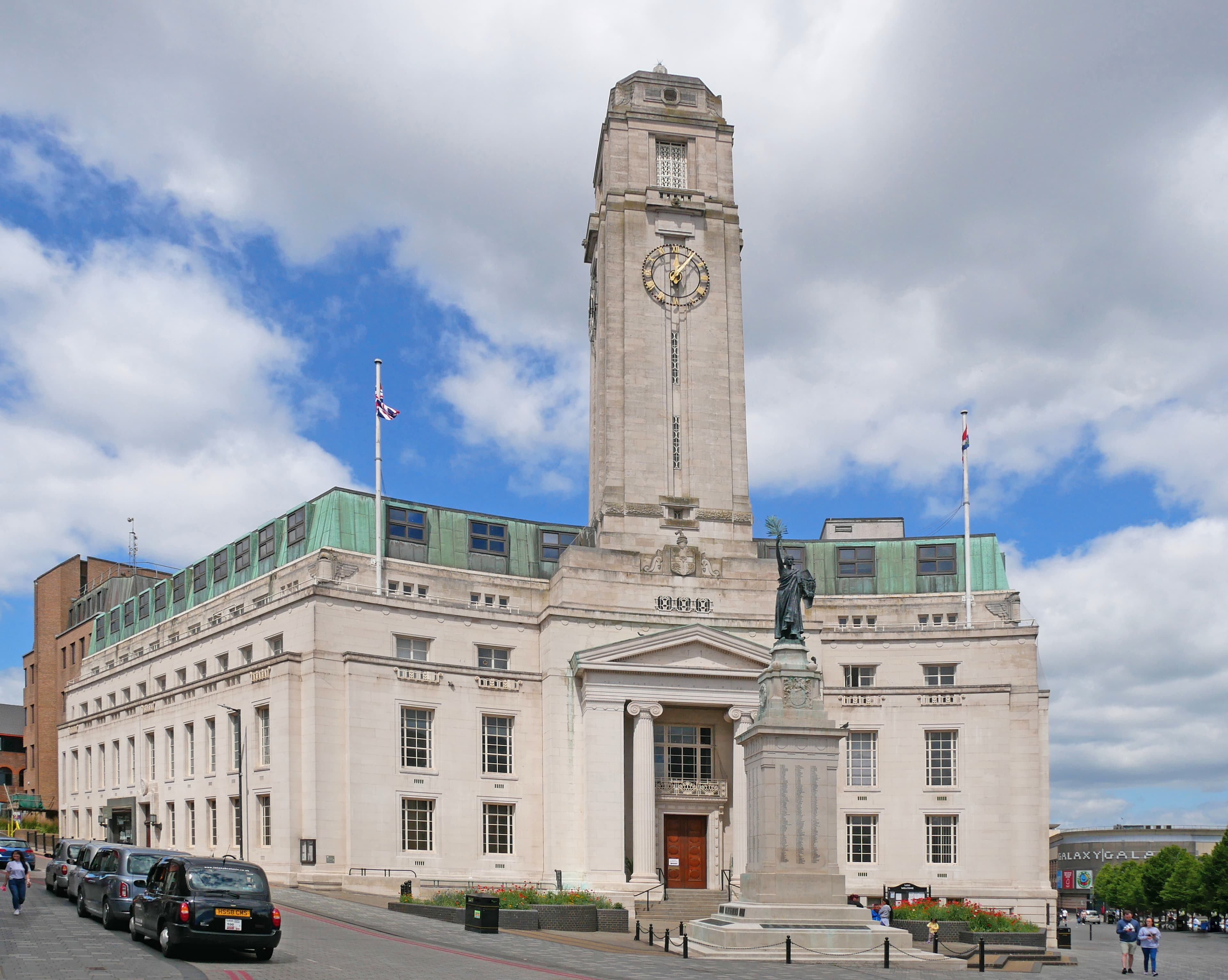 Luton skyline